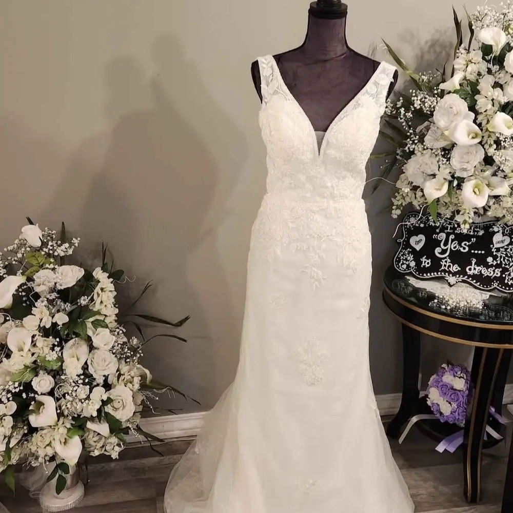 Elegant White Wedding Dress